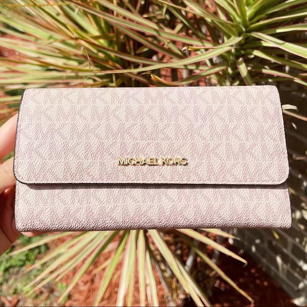 GabyBags👜💕-NWT Michael Kors Trifold Wallet - Picture 3 of 5